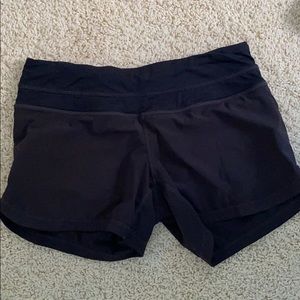 Black lululemon short